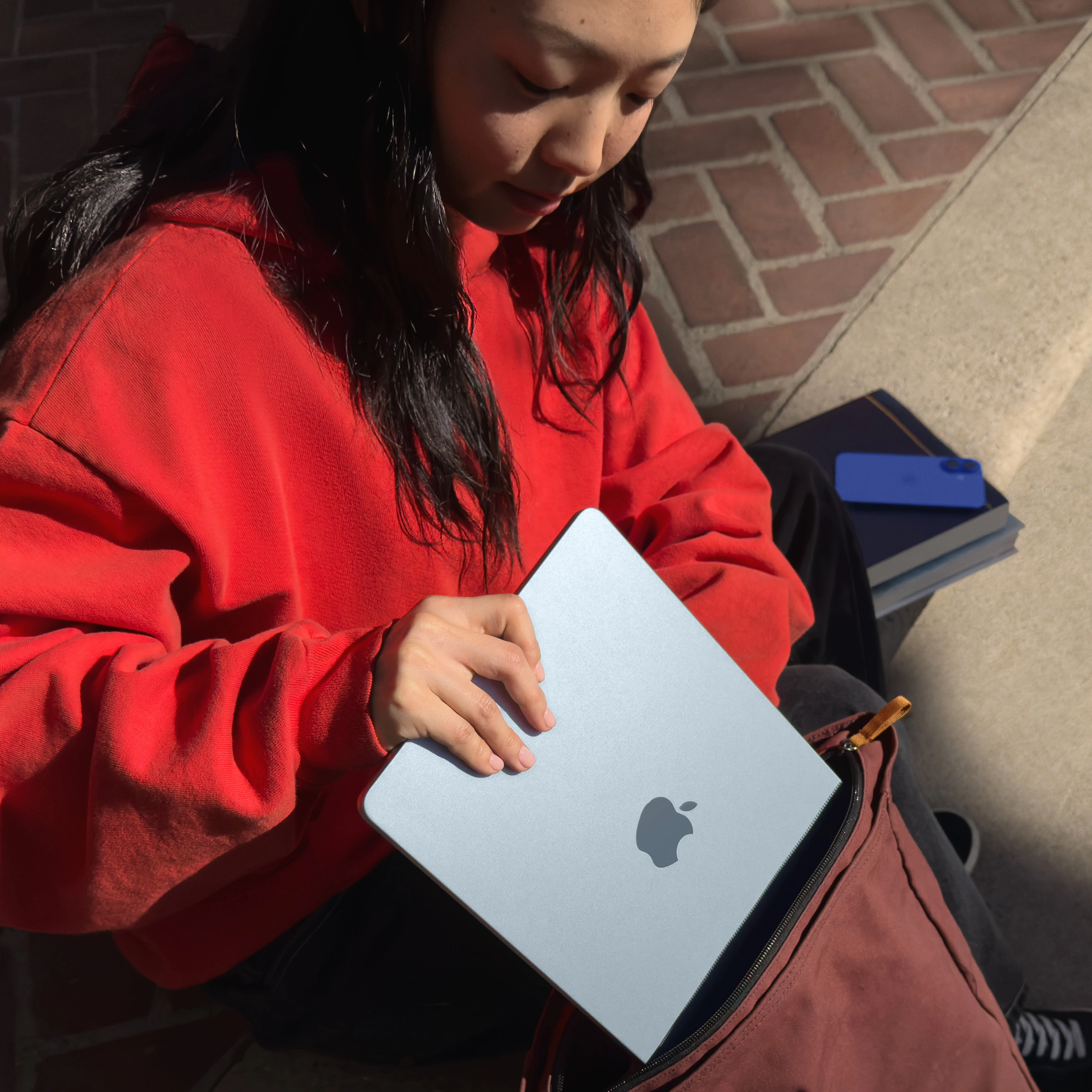 Apple MacBook Air M4 13 16GB/256GB Laptop - Starlight | MW0Y3B/A