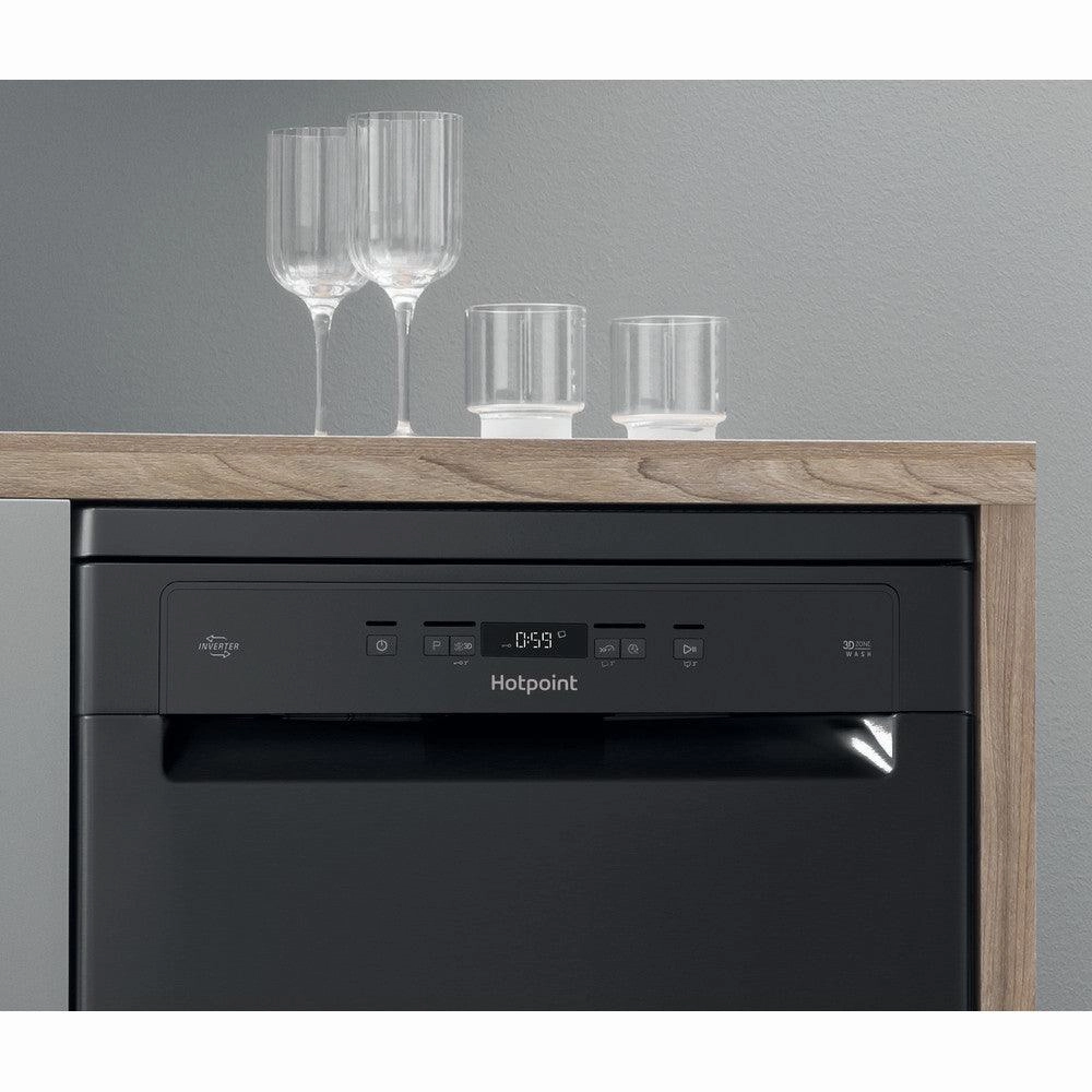 Hotpoint 60CM Freestanding Standard Dishwasher - Black | HFC3C26WCBUK
