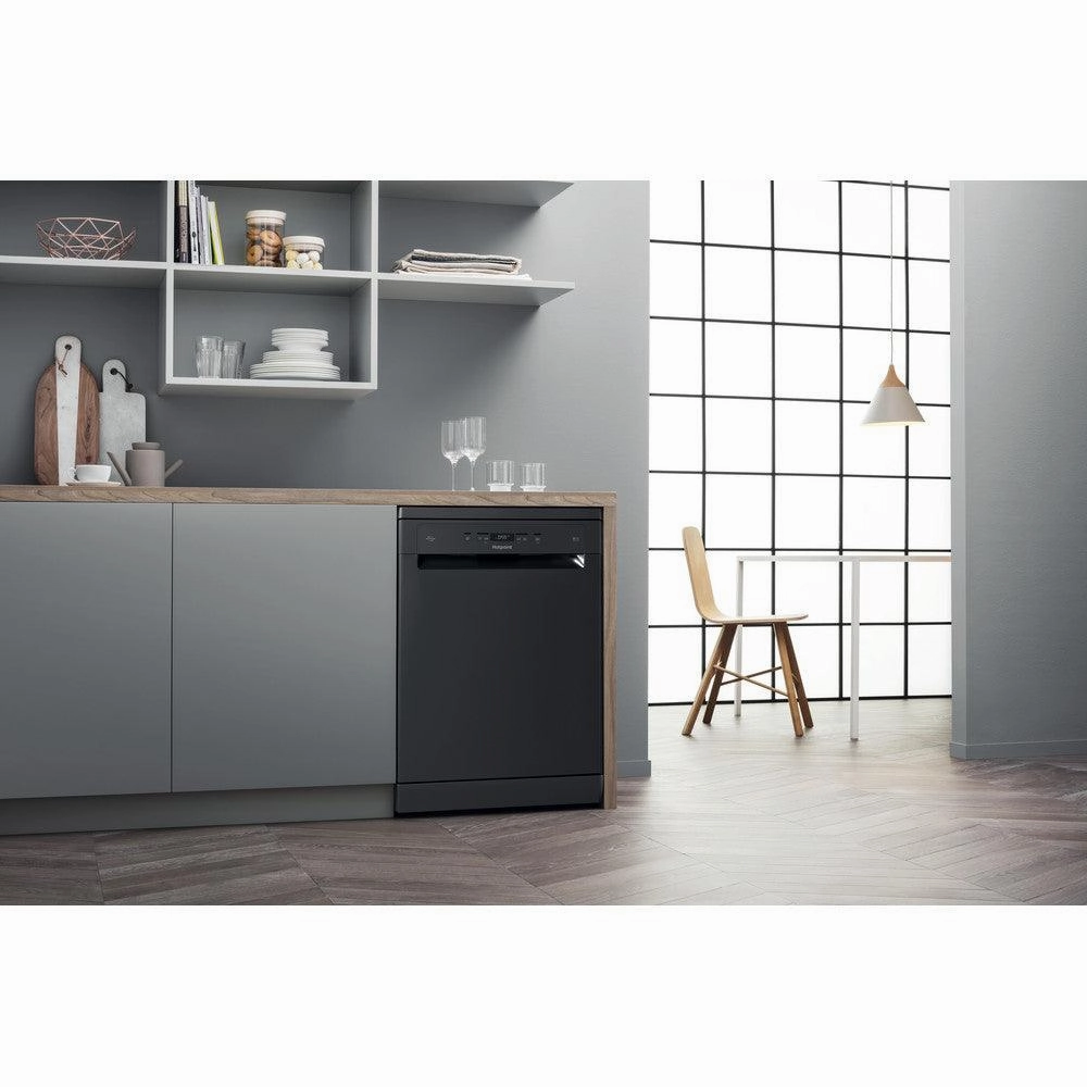 Hotpoint 60CM Freestanding Standard Dishwasher - Black | HFC3C26WCBUK