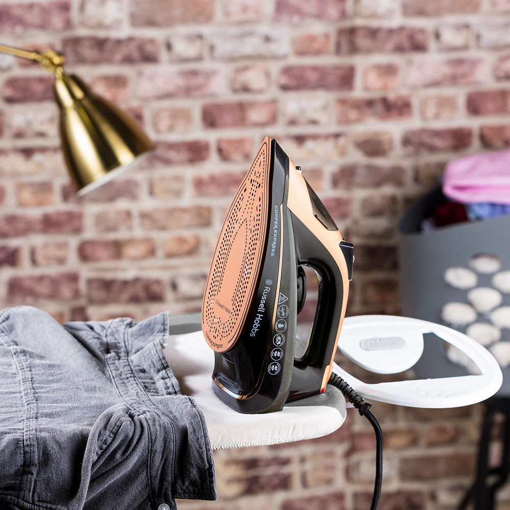 Russell Hobbs 2600W Copper Express Steam Iron - Copper & Black | 23975
