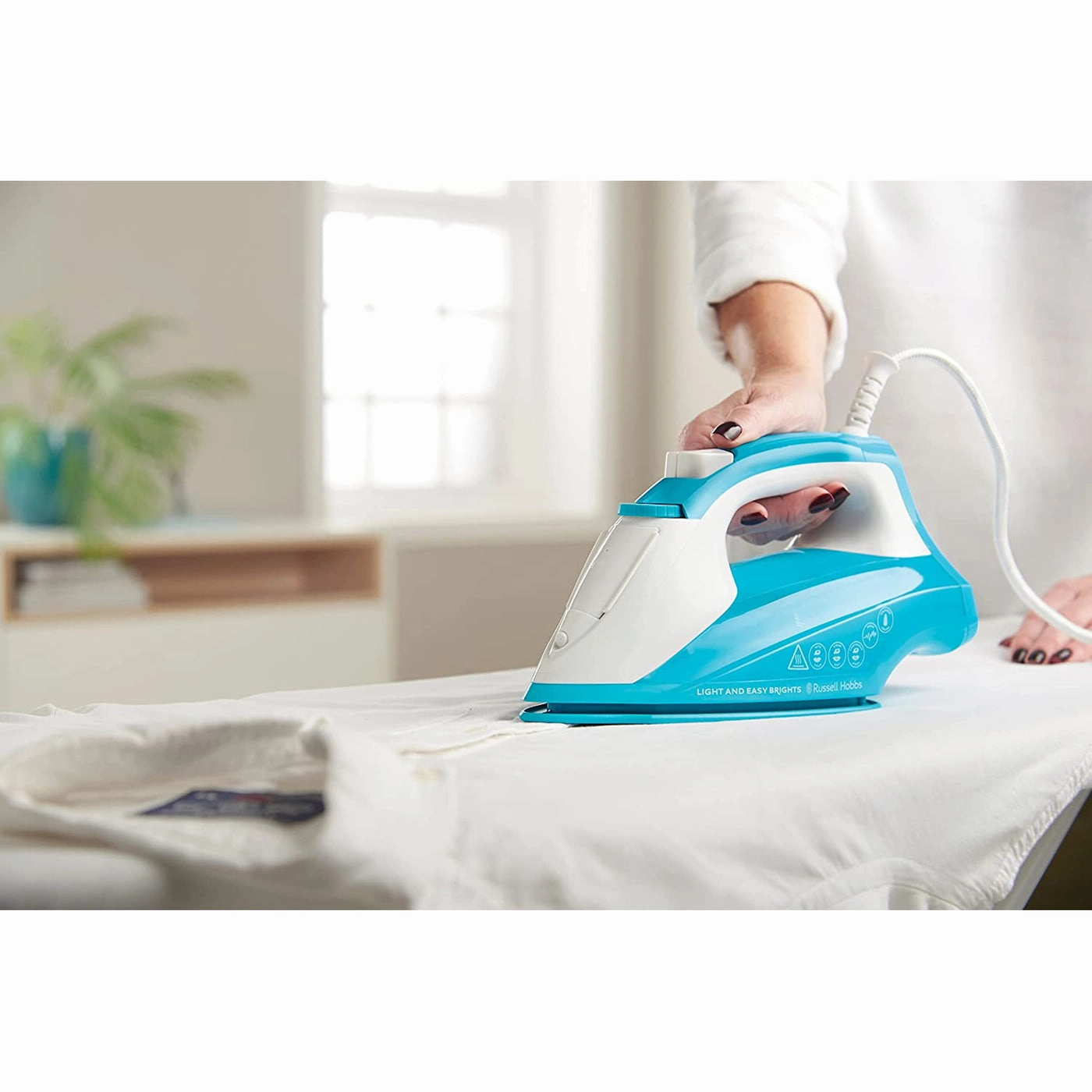 Russell Hobbs Light & Easy Brights Steam Iron - Blue | 26482