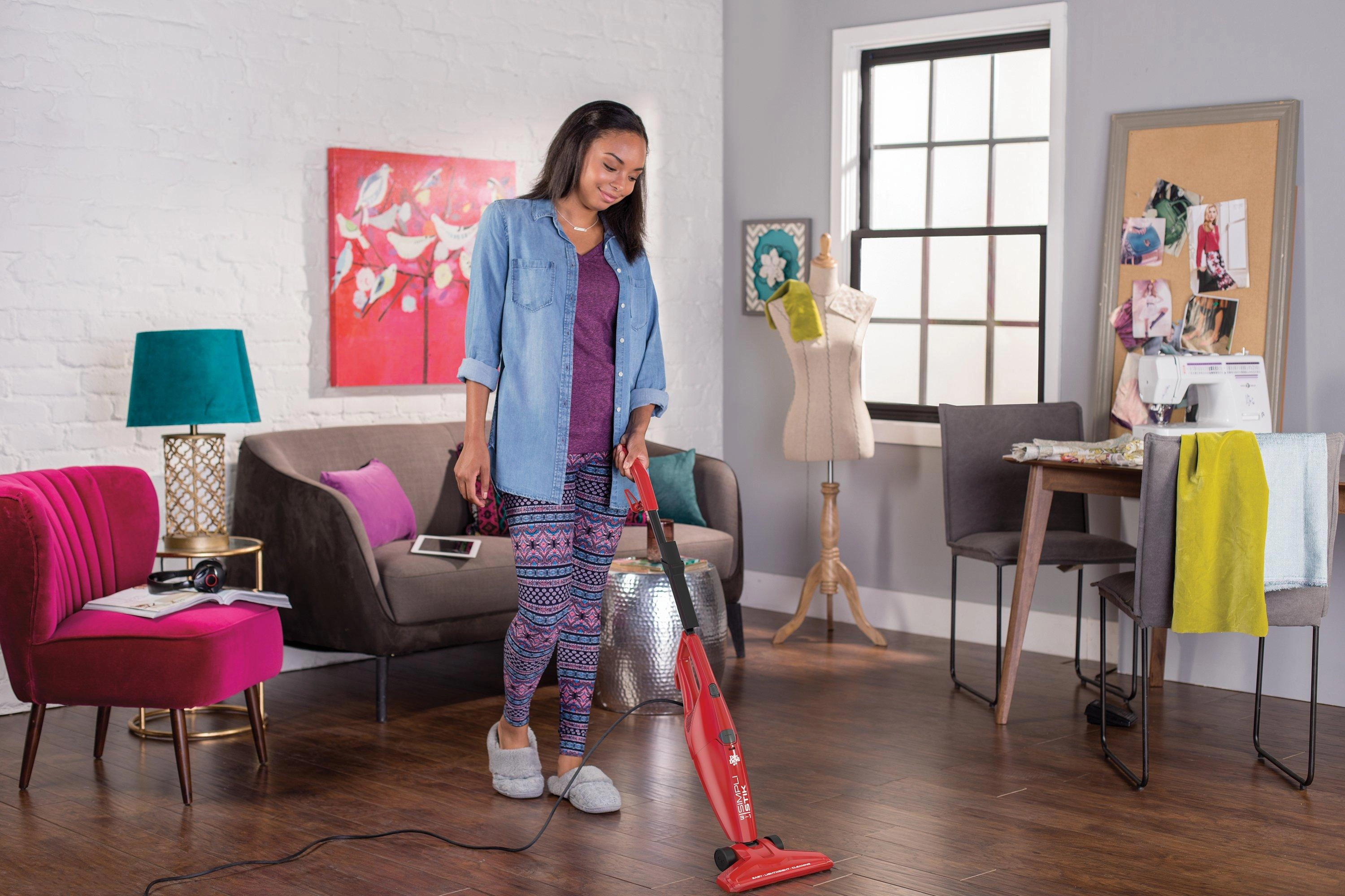 Simplistik 1.2 Amp Stick Vacuum